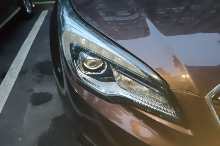 Used Buick Envision 2018 28T Four-Wheel Drive Elite Version Right Front Headlight