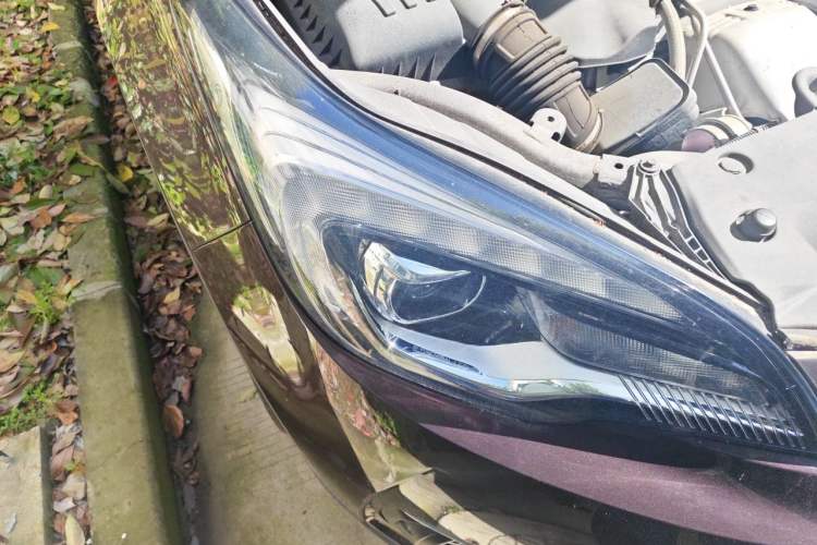 Used Buick Envision 2018 28T Four-Wheel Drive Elite Version Right Front Headlight