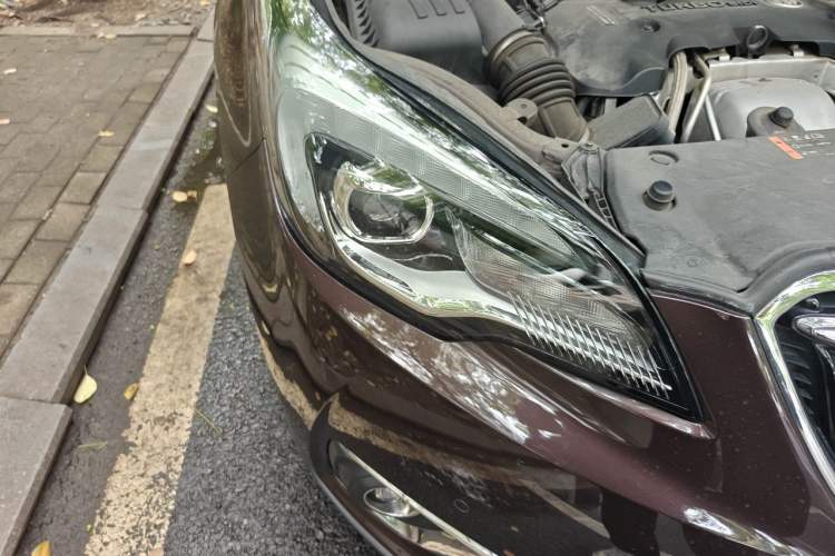 Used Buick Envision 2018 28T Four-Wheel Drive Luxury Model Right Front Headlight