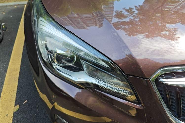 Used Buick Envision 2018 28T Four-Wheel Drive Luxury Model Right Front Headlight