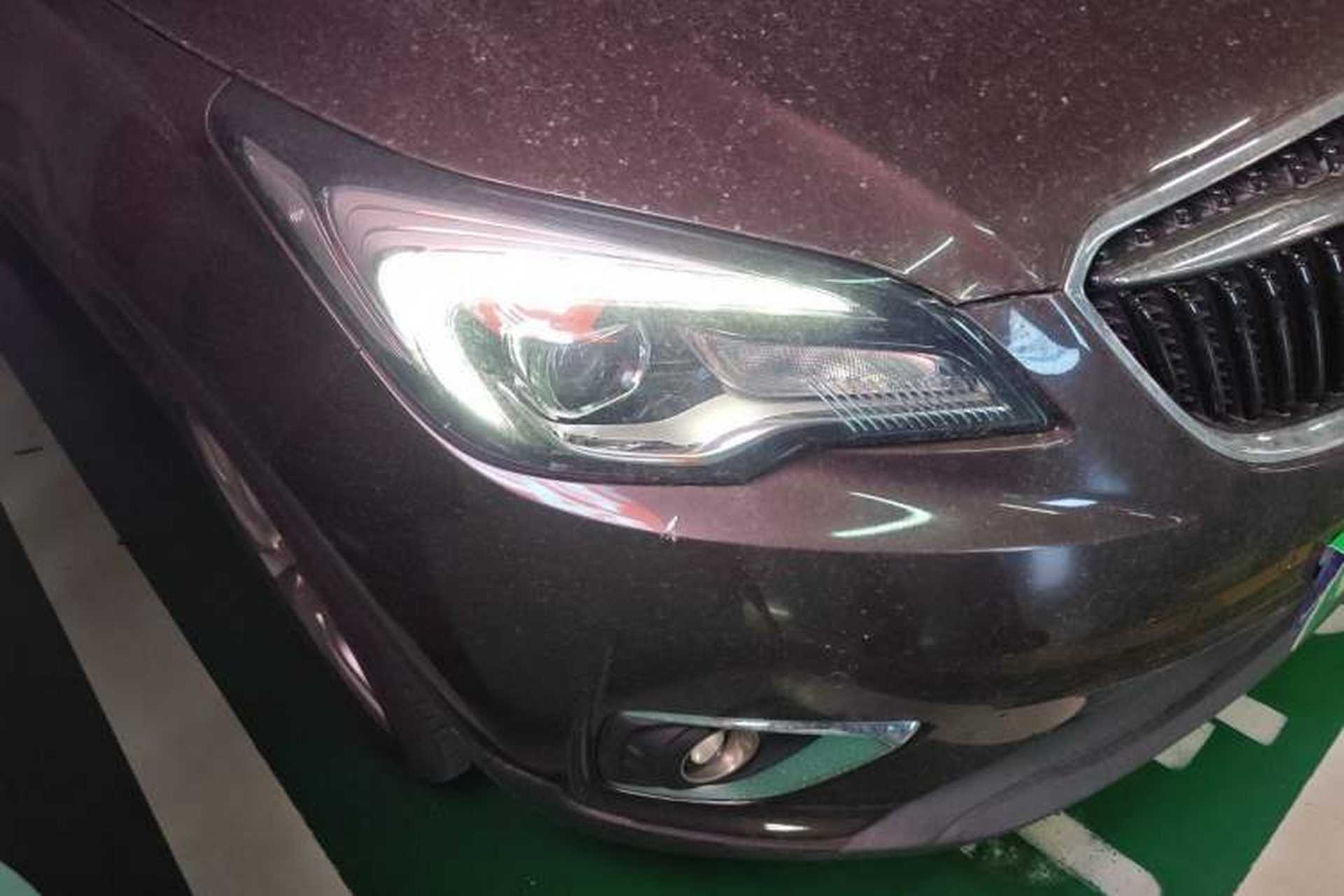 Used Buick Envision 2018 28T Four-Wheel Drive Luxury Model Right Front Headlight