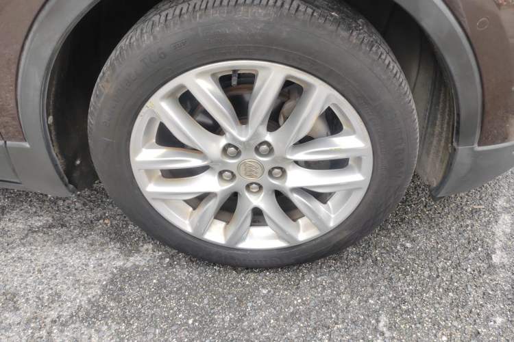 Used Buick Envision 2018 28T Four-Wheel Drive Luxury Model Right Front Wheel Hub
