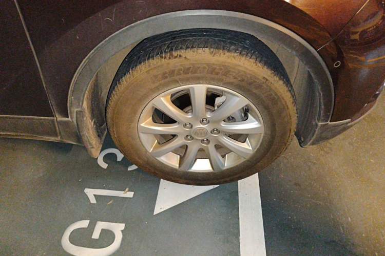 Used Buick Envision 2018 20T Two-Wheel Drive Luxury Model Right Front Wheel Hub