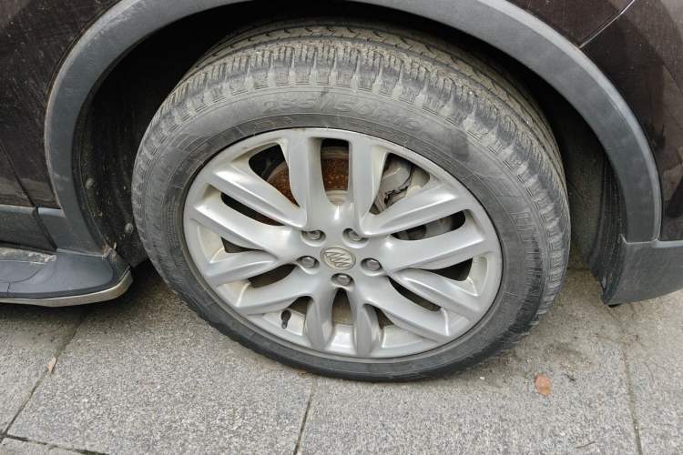 Used Buick Envision 2018 28T Four-Wheel Drive Elite Version Right Front Wheel Hub