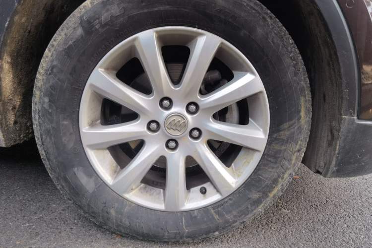 Used Buick Envision 2018 20T Two-Wheel Drive Luxury Model Right Front Wheel Hub