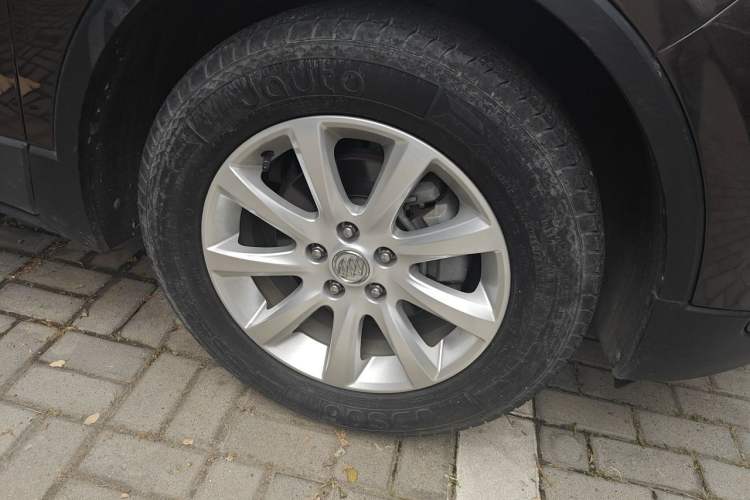 Used Buick Envision 2018 20T Two-Wheel-Drive Elite Model Right Front Wheel Hub