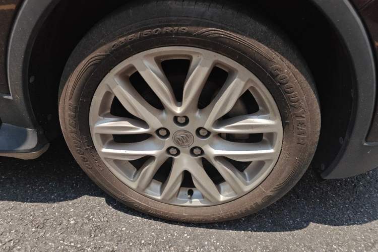 Used Buick Envision 2018 28T All-Wheel-Drive Versatile Sports Flagship Model Right Front Wheel Hub