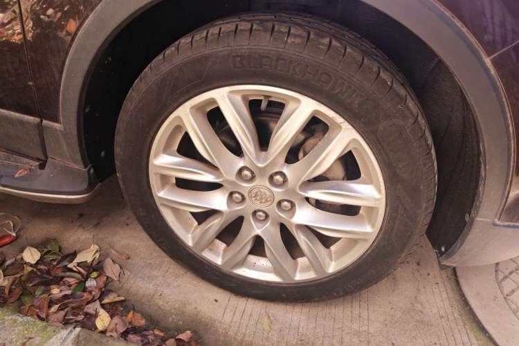 Used Buick Envision 2018 28T Four-Wheel Drive Elite Version Right Front Wheel Hub