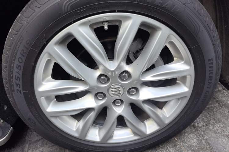 Used Buick Envision 2018 28T Four-Wheel Drive Elite Version Right Front Wheel Hub