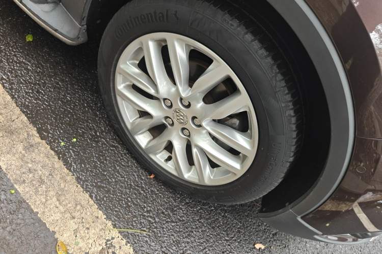 Used Buick Envision 2018 28T Four-Wheel Drive Luxury Model Right Front Wheel Hub