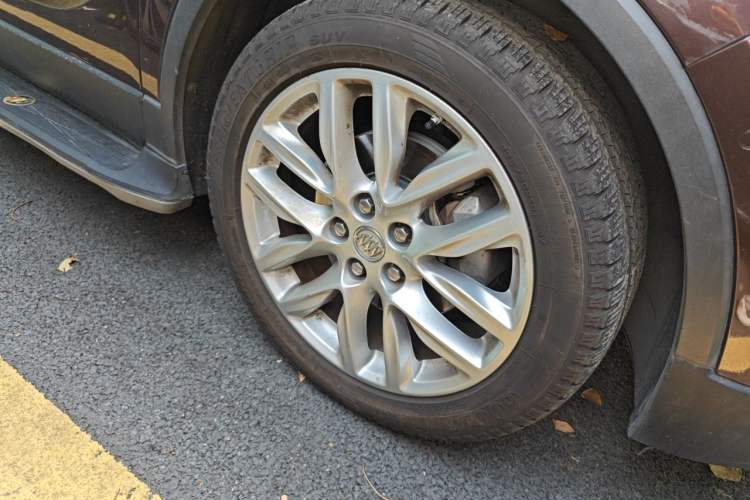 Used Buick Envision 2018 28T Four-Wheel Drive Luxury Model Right Front Wheel Hub