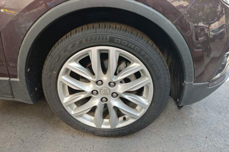 Used Buick Envision 2018 28T Four-Wheel Drive Luxury Model Right Front Wheel Hub