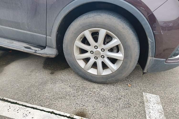 Used Buick Envision 2018 20T Two-Wheel Drive Luxury Model Right Front Wheel Hub