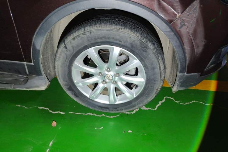 Used Buick Envision 2018 20T Two-Wheel-Drive Elite Model Right Front Wheel Hub