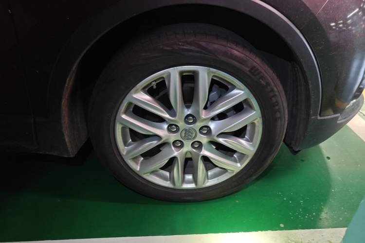 Used Buick Envision 2018 28T Four-Wheel Drive Luxury Model Right Front Wheel Hub