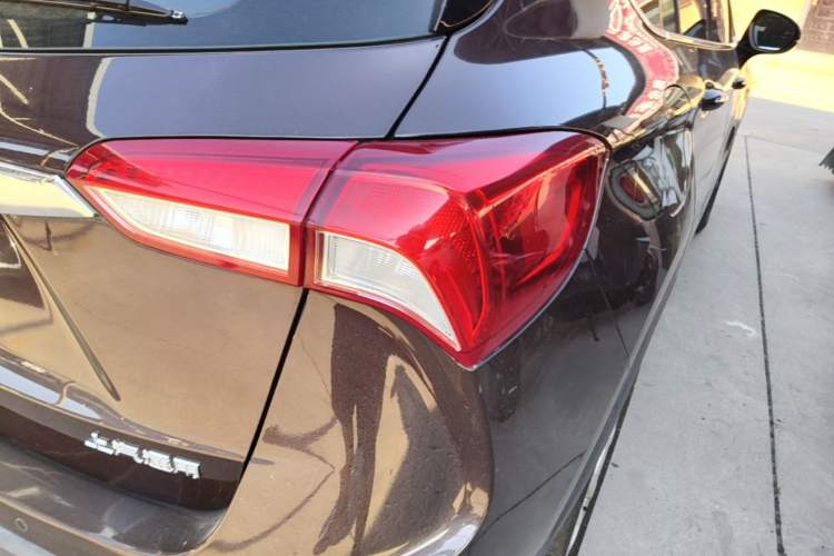 Used Buick Envision 2018 20T Two-Wheel-Drive Leading Model Right Rear Taillight
