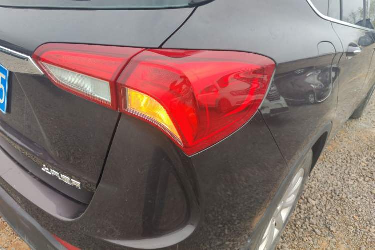 Used Buick Envision 2018 20T Two-Wheel-Drive Elite Model Right Rear Taillight