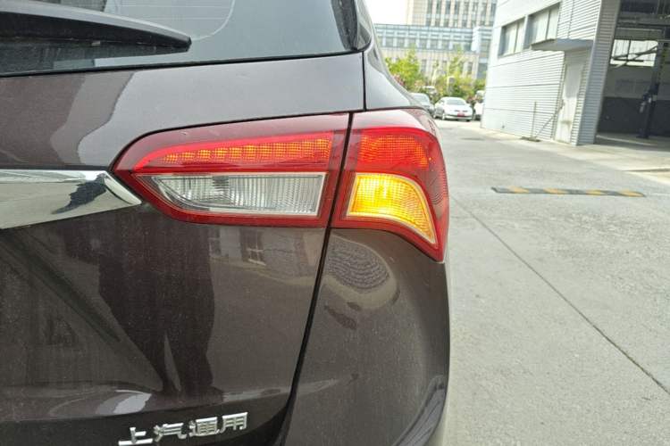 Used Buick Envision 2018 28T Four-Wheel Drive Elite Version Right Rear Taillight