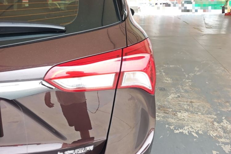 Used Buick Envision 2018 28T Four-Wheel Drive Elite Version Right Rear Taillight
