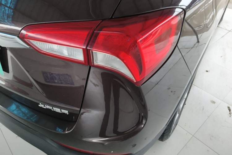 Used Buick Envision 2018 20T Two-Wheel-Drive Leading Model Right Rear Taillight