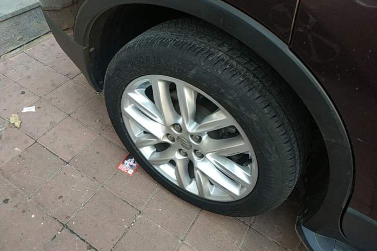 Used Buick Envision 2018 28T Four-Wheel Drive Elite Version Right Rear Wheel Hub