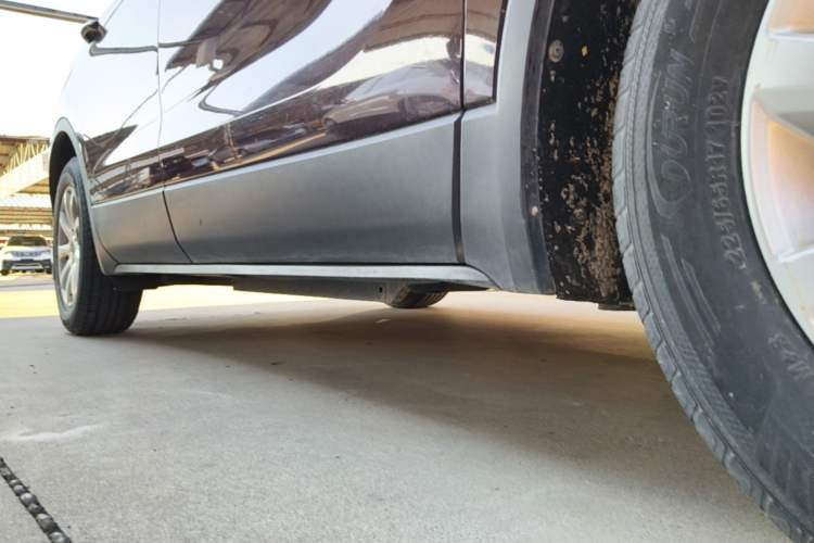 Used Buick Envision 2018 20T Two-Wheel-Drive Leading Model Right Side Sill