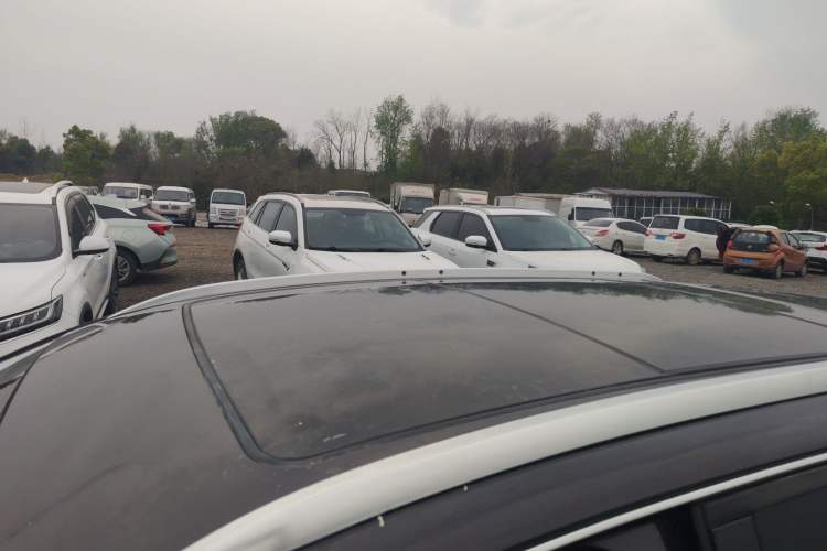 Used Buick Envision 2018 20T Two-Wheel-Drive Elite Model Roof