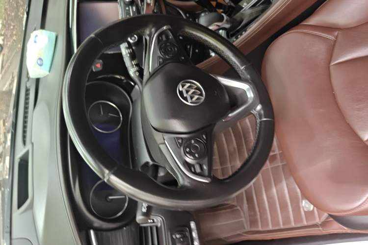 Used Buick Envision 2018 28T Four-Wheel Drive Luxury Model Steering Wheel