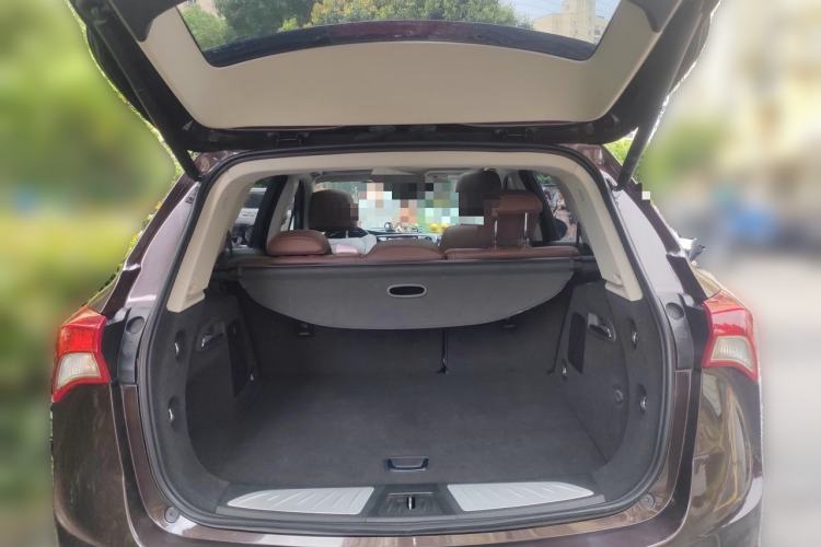 Used Buick Envision 2018 28T Four-Wheel Drive Luxury Model Trunk