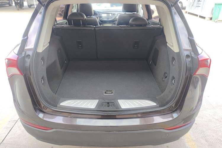 Used Buick Envision 2018 20T Two-Wheel-Drive Leading Model Trunk