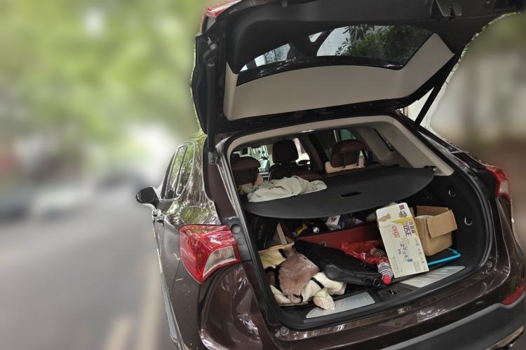 Used Buick Envision 2018 28T Four-Wheel Drive Luxury Model Trunk