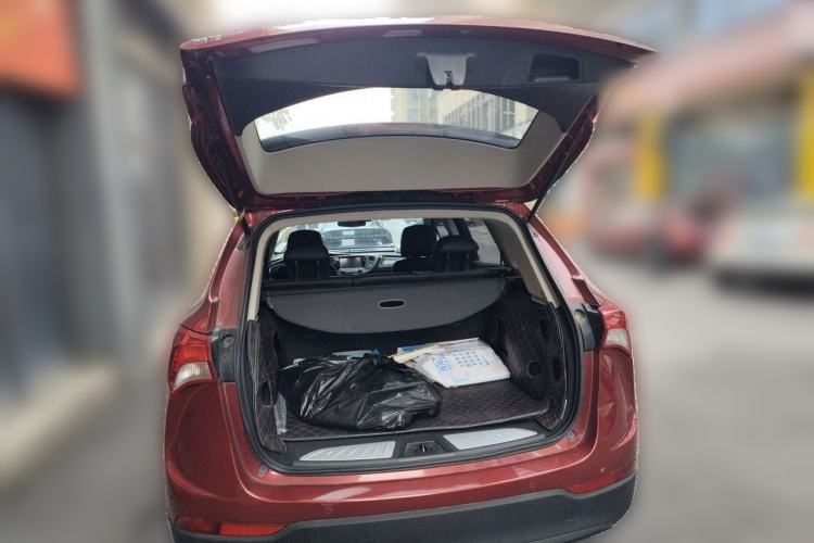 Used Buick Envision 2018 20T Two-Wheel-Drive Elite Model Trunk