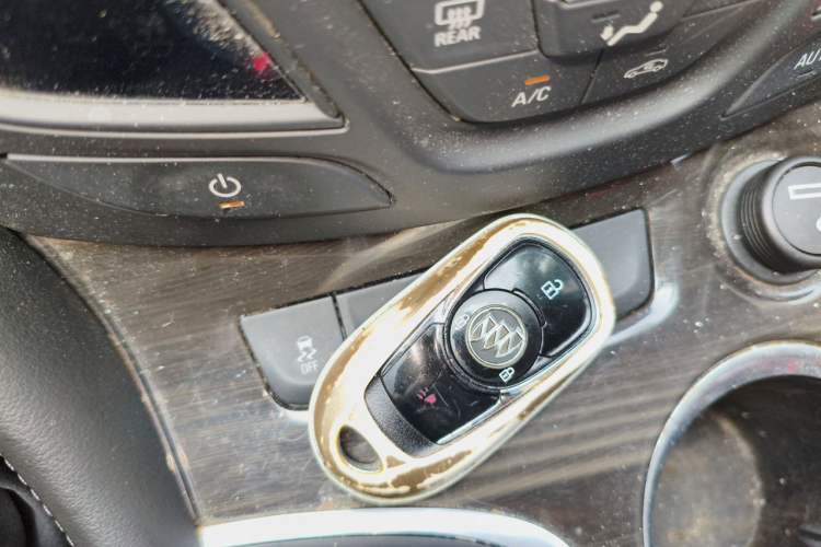 Used Buick Envision 2018 20T Two-Wheel-Drive Elite Model Vehicle Key