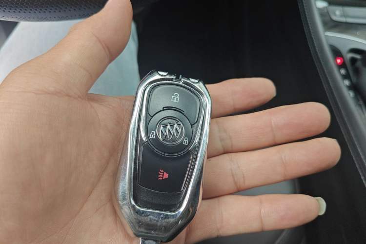 Used Buick Envision 2018 20T Two-Wheel-Drive Elite Model Vehicle Key