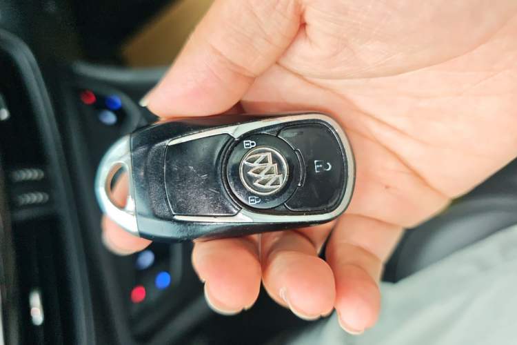 Used Buick Envision 2018 20T Two-Wheel-Drive Elite Model Vehicle Key