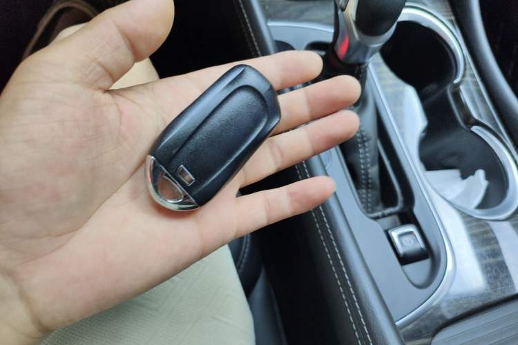 Used Buick Envision 2018 20T Two-Wheel-Drive Elite Model Vehicle Key