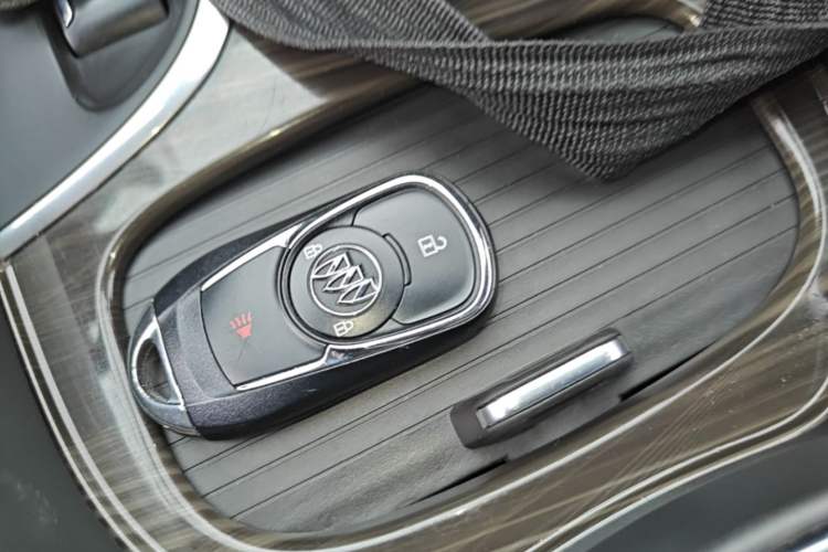 Used Buick Envision 2018 20T Two-Wheel-Drive Elite Model Vehicle Key