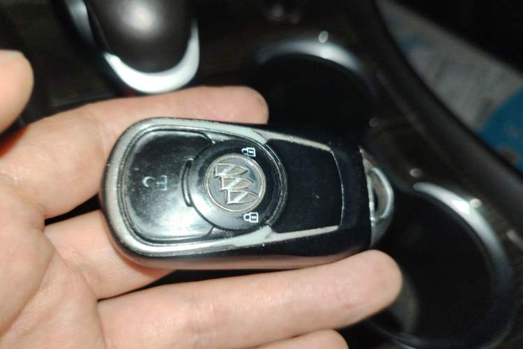 Used Buick Envision 2018 20T Two-Wheel-Drive Elite Model Vehicle Key