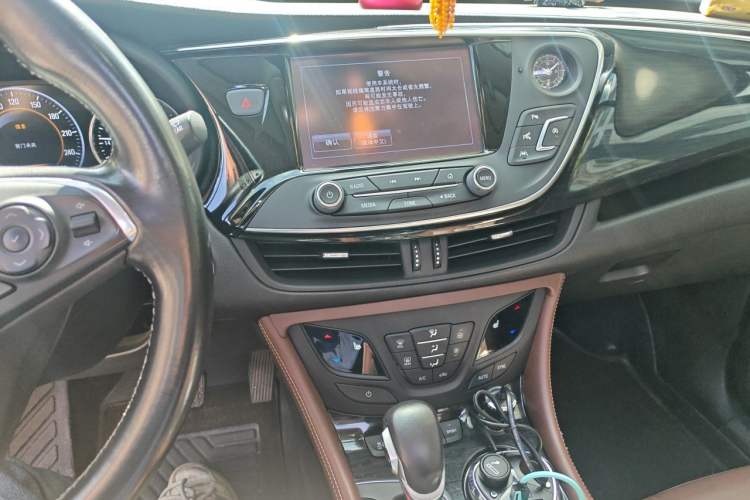 Used Buick Envision 2018 28T Four-Wheel Drive Luxury Model Audio And AC Panel