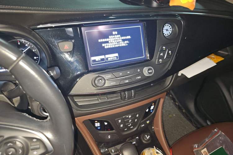 Used Buick Envision 2018 28T Four-Wheel Drive Luxury Model Audio And AC Panel