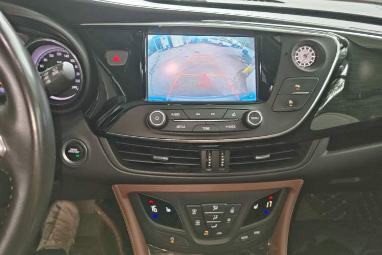Used Buick Envision 2018 28T Four-Wheel Drive Elite Version Audio And AC Panel