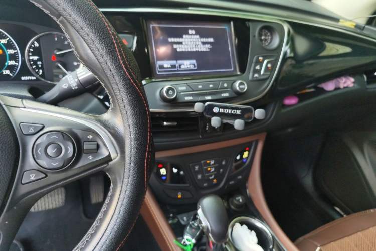 Used Buick Envision 2018 28T Four-Wheel Drive Luxury Model Audio And AC Panel
