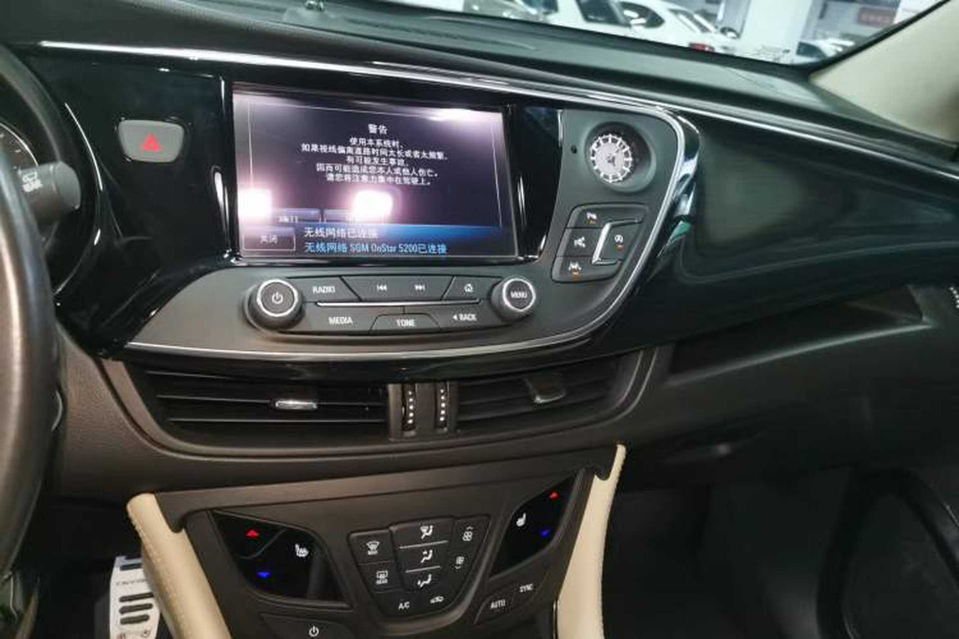 Used Buick Envision 2018 28T Four-Wheel Drive Luxury Model Audio And AC Panel
