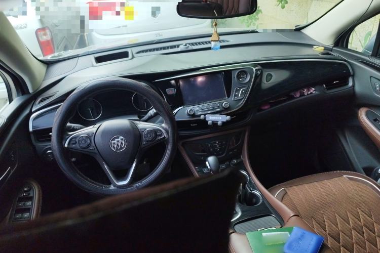 Used Buick Envision 2018 28T Four-Wheel Drive Luxury Model Center Console