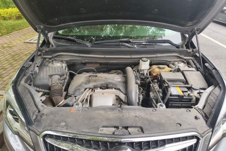 Used Buick Envision 2018 28T Four-Wheel Drive Elite Version Engine Bay