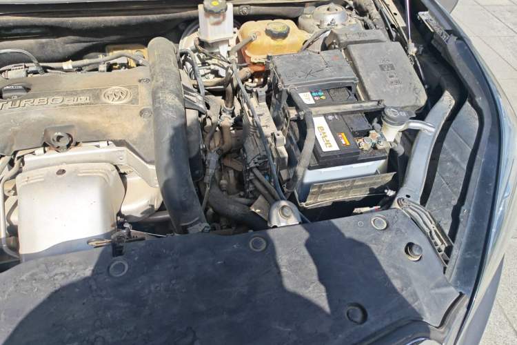 Used Buick Envision 2018 28T Four-Wheel Drive Luxury Model Engine Bay Left