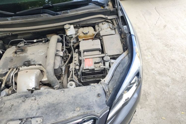 Used Buick Envision 2018 28T Four-Wheel Drive Luxury Model Engine Bay Left