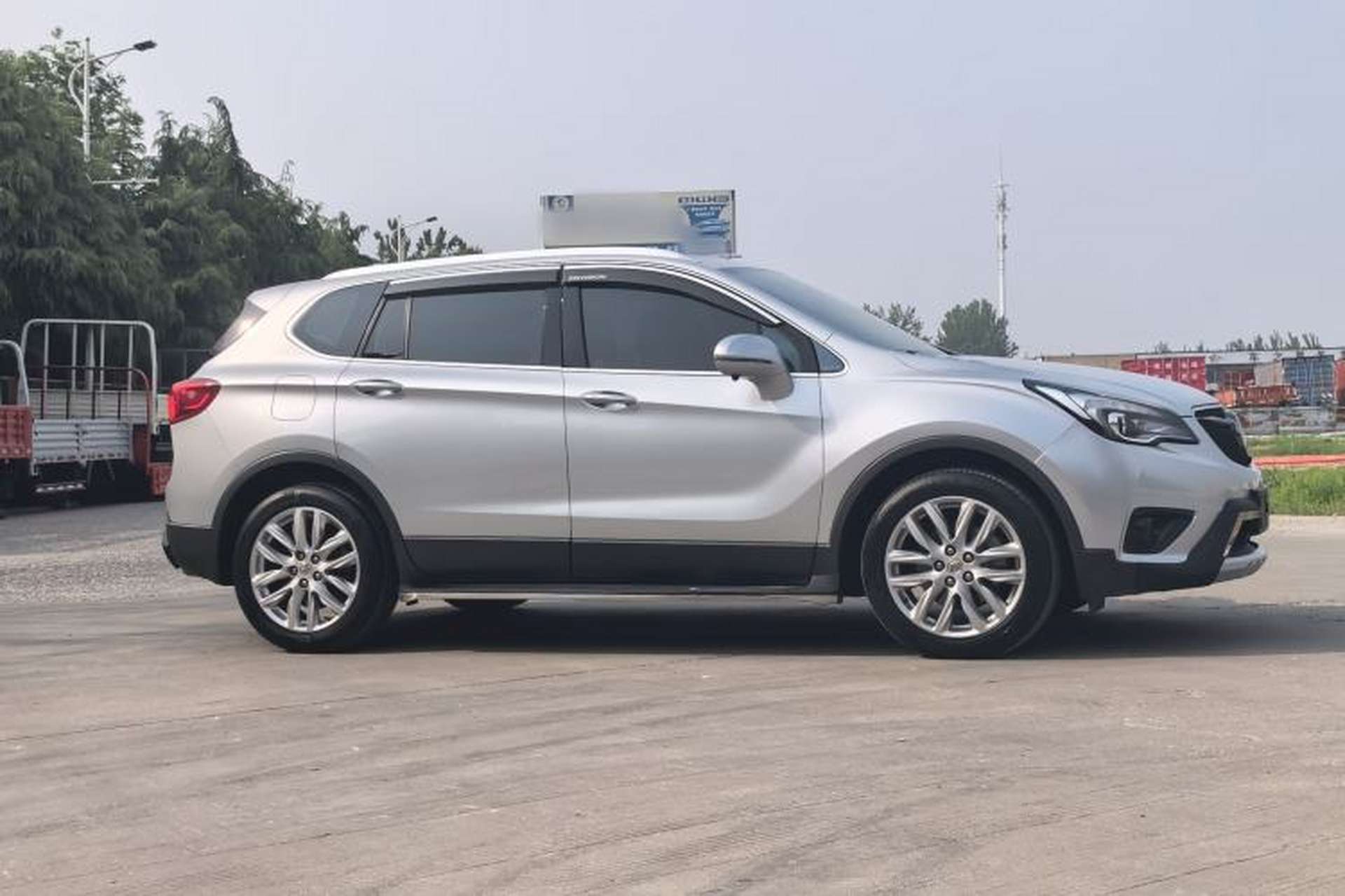Used Buick Envision 2018 28T Four-Wheel Drive Luxury Model Exterior 6