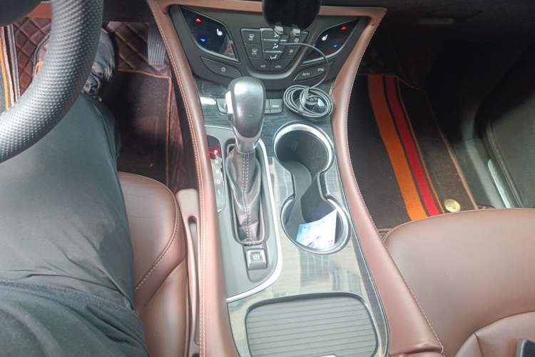 Used Buick Envision 2018 28T Four-Wheel Drive Elite Version Gear Lever