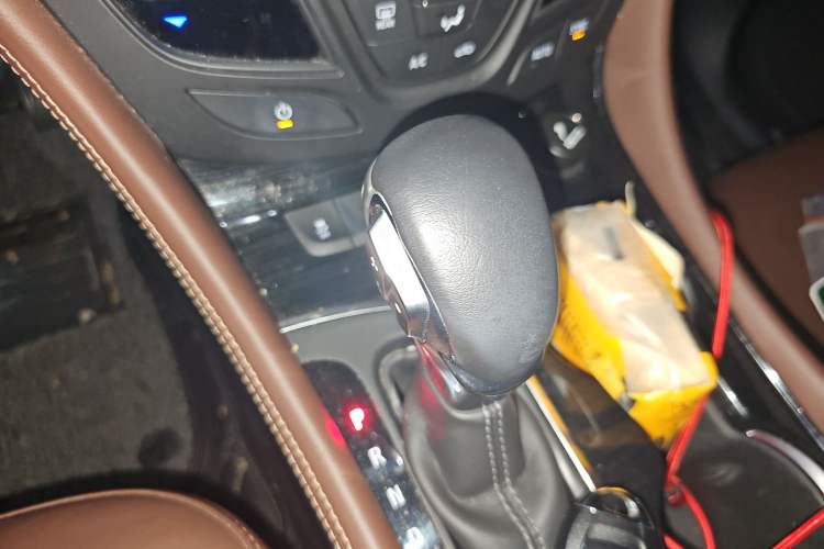 Used Buick Envision 2018 28T Four-Wheel Drive Luxury Model Gear Lever